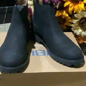 #195 JBU  Fall2023 water resistant  Mens black Ankle Boots sz 11M NWT